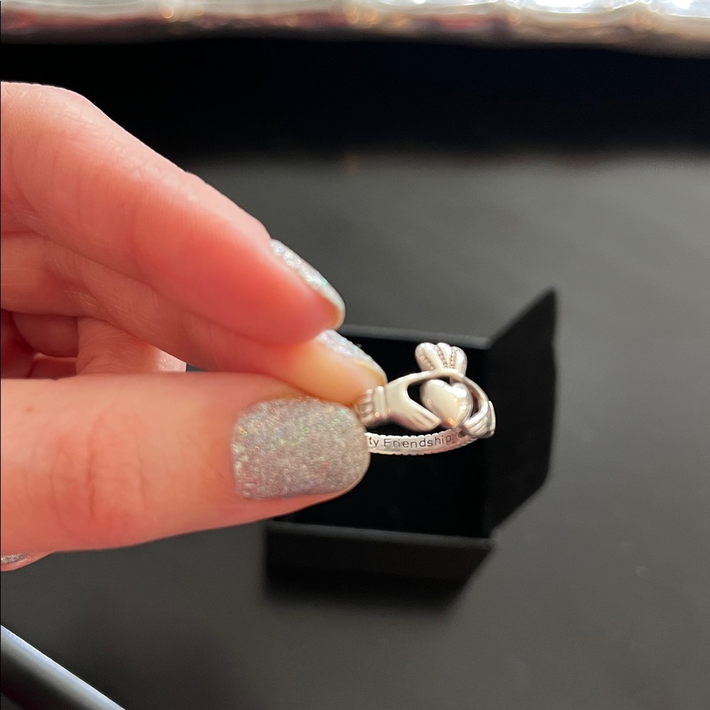 Authentic Irish Claddagh Ring - Picture 5 of 8